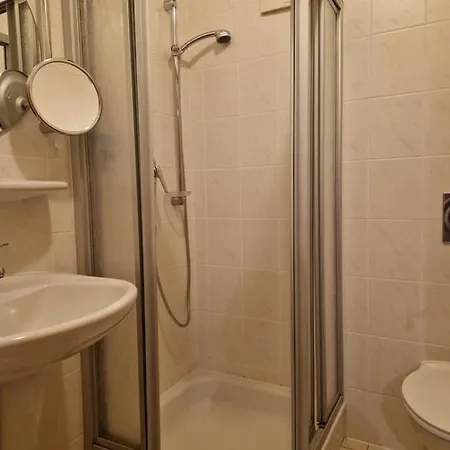 Zum Loewen Hotel 3*