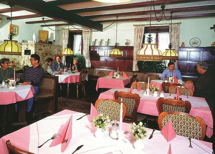 호텔 Zum Loewen 3*